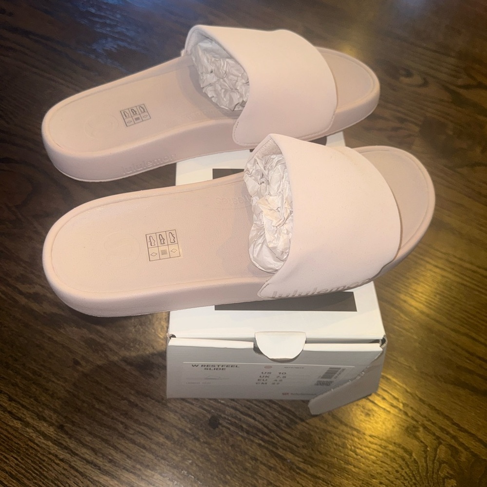 lululemon athletica Restfeel Light Pink Slide Sandals NEW